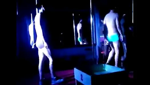 Steamy Rendezvous in Bangkok: Thai Twinks Set Hearts Ablaze – XXXAsean 18+