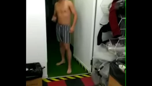 Passionate Asian Twins Ignite Heat in 2-Minute Steamy Encounter – NaughtyLads 18+