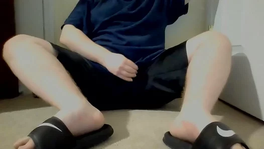 Asian stud teases edge before blasting hot cum all over his body – steamy solo gay scene