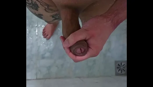 Huge-Dick Jock Loses Control in Hot Shower Masturbation Fantasies – GayPorno