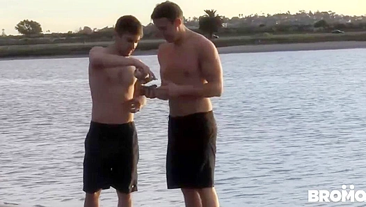 Bareback Heat: Johnny Rapid Takes It Raw Under California Skies – 18+