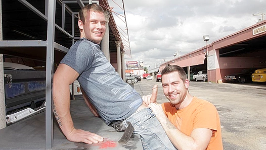 Drake Magnum Austin Xander Dominate Alex Killian in Hot Mnage – 18+