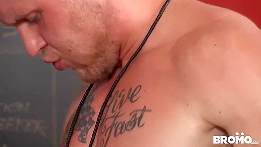 Griffin Barrows Shawn Reeve Bareback Rumble – Raw Muscle Passion Unleashed – TinyGays 18+
