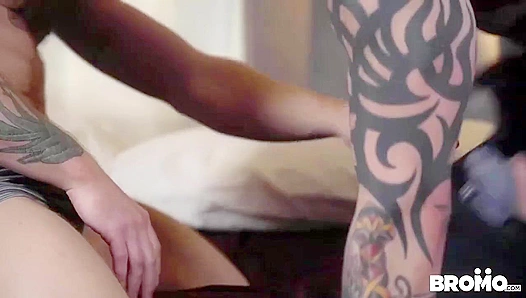 Bennett Jordan Goes Wild: Inked Muscle Breeds Hot Gay Desire – FreshMeat 18+