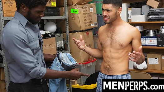 Framed by Security Guards, But This Hungry Twink Takes Control Instead – 18+