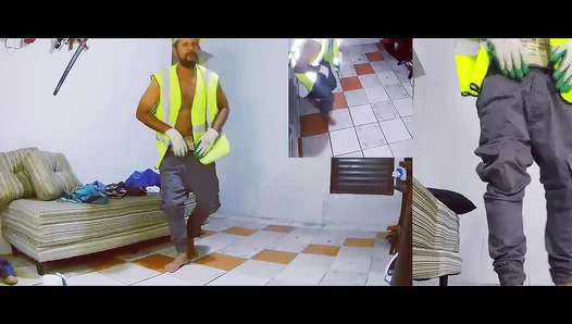 Beard Down Below: Horny Stunner JERKS OFF In His SWEATY Pits – Hot Solo Action