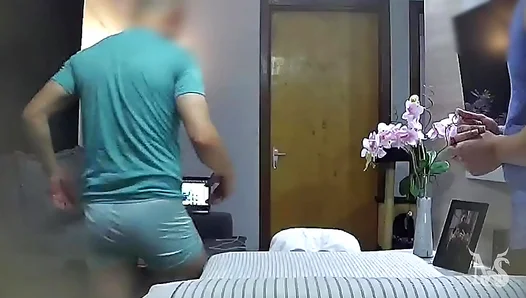 Rookie Relaxation Turns Hot as Bi Guy Pleasures Aroused Client – SteamyGaySessions