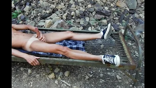 Sun-Kissed Twink Jerks Off Outdoors – Hot Solo Action in Daylight – 18+