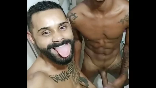 Huge Dick Alert: Rios Hottest Stallion Blows Load Live on Camera – GayPornXCLUSIVE