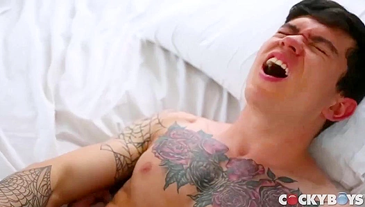 Calvin Clarks Morning Glory Bareback Adventure – GayPornX 18+