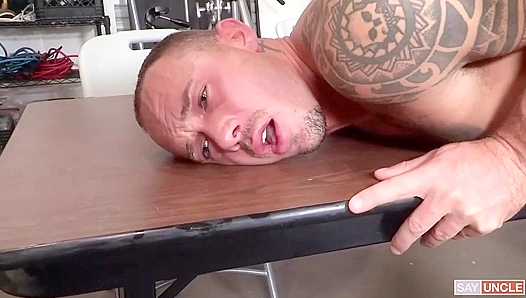 Kirk Cummings Jack Hunters Steamy Raw Encounter at Family Reunion – Bareback Bliss