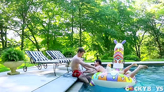 Blake Mitchell Deepthroats Levi Karters Massive Rod Poolside – Wild Bareback Action