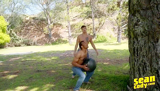 Brysen Claims Aces Tight Ass in Hot Interracial Workout – SeanCody