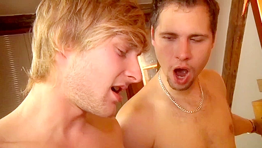 Robins Steamy Birthday Bash: Hot Anal Celebration – GayXXX