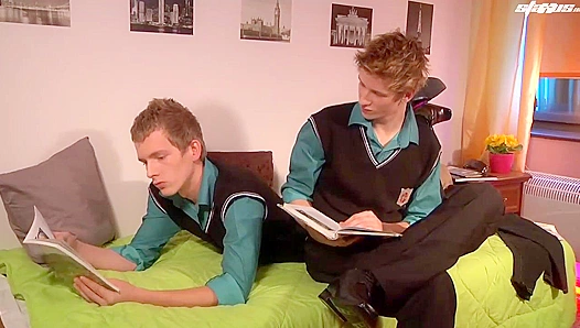 Jon Roz Tom Nutt Heat Things Up Ass-to-Ass in Steaming Pre-Gay Action – GayXXX