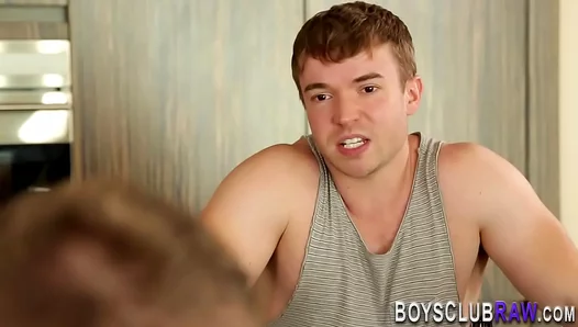 Buff Beauties Swap Spit Cream — Ass-to-Mouth Glory Hole Session – GayPornXXX 18+
