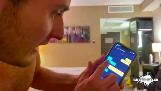 Hot Twink Fucks Muscle Stud Raw After Grindr Meet-Up – 18+