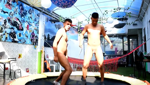 Sayre Goes Wild: Naked Lion Bouncing Hard on Trampoline Action – AmateurHotFetish 18+