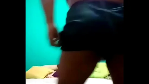 Oil-Slicked Ebony Muscle Twinks Flex Live on Busty Booty Cam – BumbleButt Heat 18+