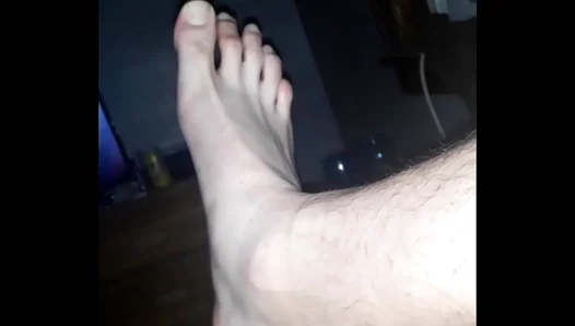 Big Feet Hot Hands: Amateur Twink JERKS OFF in Steamy Solo Action — 18+