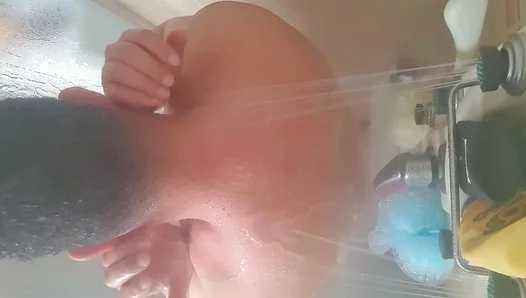 Richard Bunnyy Gets Rock Hard in Steamy Solo Shower Session – BigCockCamAction