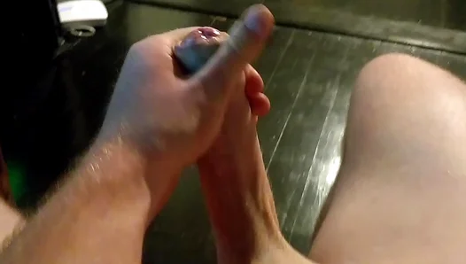 Massive Load Unleashed: Big-Cock Amateur Cums Hard in Hot Solo Scene – XclusiveGayPorn