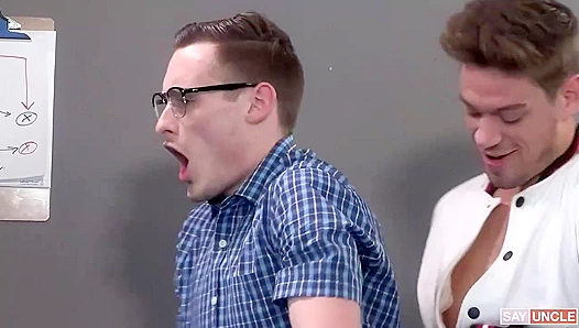 Geek Meets Beast: Josh Cannon Gets Pounded by Hunky Jock Michael Del Ray – Hot Gay Sex