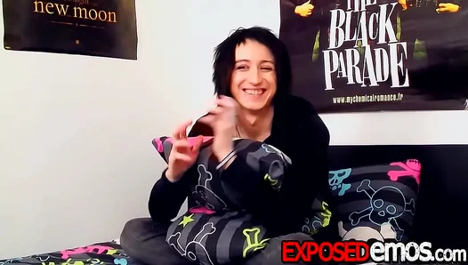 Inked Emo Boy Jerks Off Huge Hard-On, Fucks Plugs for Pleasure – NaughtyJake 18+