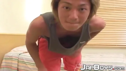 Hard Rough: Japanese Athlete Shows Off Huge Dick and Tight Hole – 18+