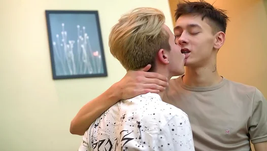 Young Studs Daydream Turns Real With Hot Gay Encounter – 18+