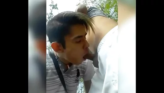 Hot Cruisin Moments: Wild Outdoor Hookups Filmed Raw – GayVoyeurs 18+