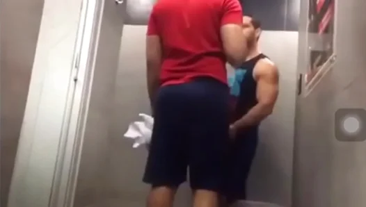 Beast Mode Masturbation: Huge Muscle Men Jerk Off After Lifting – HotSoloGayWorkout 18+