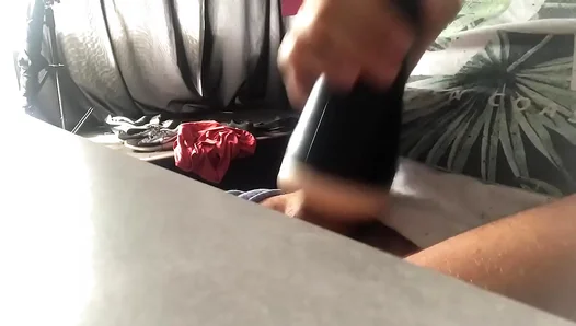 Riding Hard: Amateur Cocksucker Takes Himself Deep for Ultimate Booty Bliss – HotNSA 18+