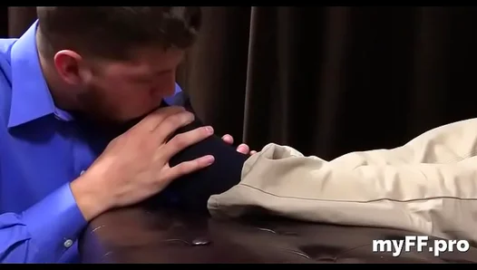 Big Hunks Get Down for Hot, Steamy Foot Worship Fun – 18+