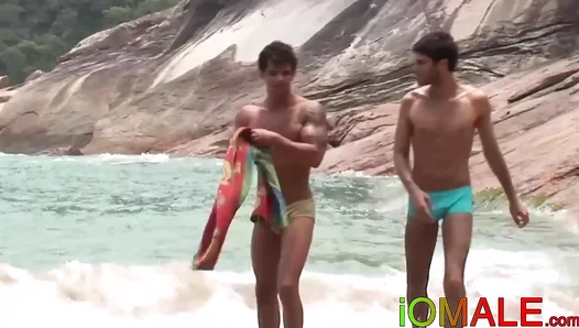 Kaike Jock Goes Wild: Steamy Latin Lover Action in Golden Sunlight – 18+