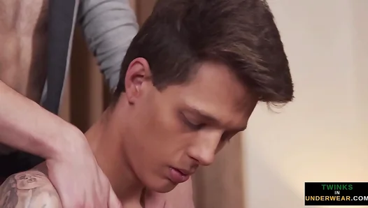 Oiled Up Moaning: Twinks Massage Turns into Mind-Blowing Orgasm – 18+