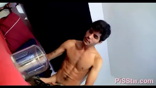 Smokey Pleasure: Hot Chef Devours Thick Cock With Expert Blowjob Moves – GayHustler 18+
