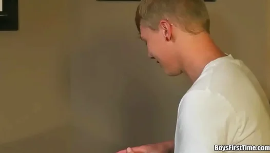 Hungry Muscle Bear Feasts on Massive Hard Cock – Steamy Gay Encounter – RealityDudes