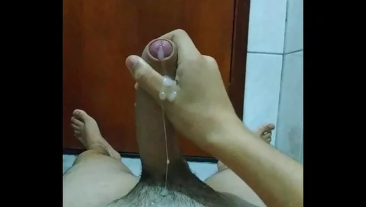 Latino Hunk Jacks Off Hard, Explodes with Massive Cream Pie – HotGayMasturbation
