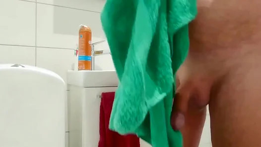 Roger Cant Resist Jacking Off in Steamy Amateur Nordic Solo Scene – GayExhib 18+
