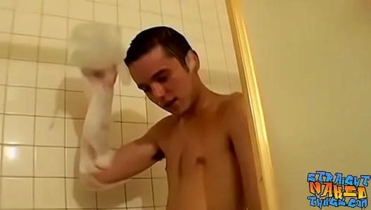 Tattooed Hunk JERKS OFF Slow-Motion in Steamy Bath – NaughtySoaks 18+