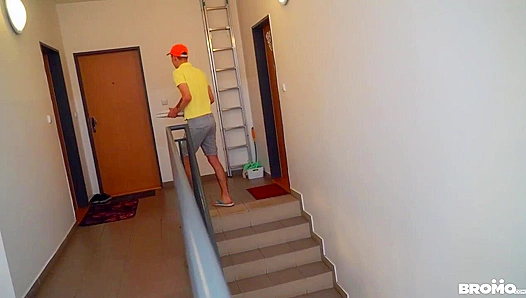 Muscular Daddy Claims Tight Twink in Hot Home Delivery Encounter – 18+ GayPorno