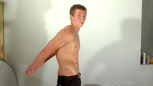Sculpted Ripped Twink Flexes Hard Flashes His Tight Body – EastBoys 18+