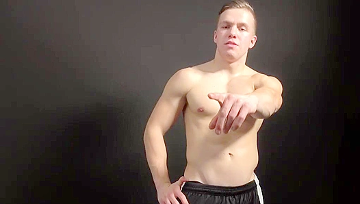 Ripped Muscle Stud Bares His Hot Body for Your Pleasure – EastBoys Seduction