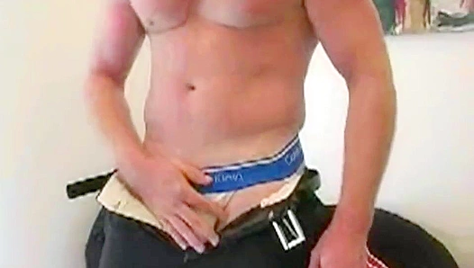 Marks Hot Workout Sparks Wild Desire – Sultry Mature Gay Encounters 30+