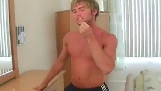 Luke Juggles His Thick British Beef with Total Bliss – Circle Jerk Boys