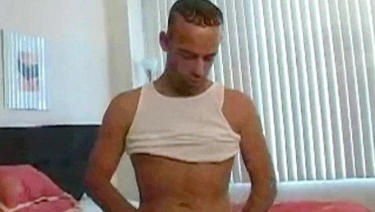 Hot Over-30 Stud Loses Control in Intense Solo Masturbation – SteamyGayScene