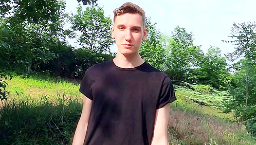 Bold Young stud claims control under hot sun – Wild ride with Czech hunTER 18+