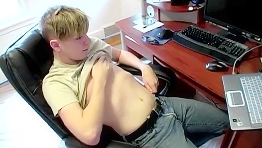 Kink-Fueled Jerk Off: Horny Collegian Ruins Himself Hard – BoyzParty