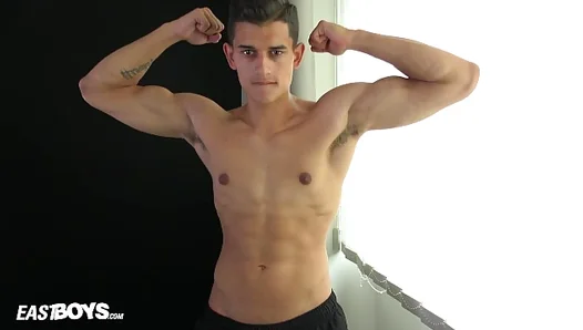 Breno Gomes Shows Off Ripped Physique — Steamy Muscle Worship Session – GayPulse 18+